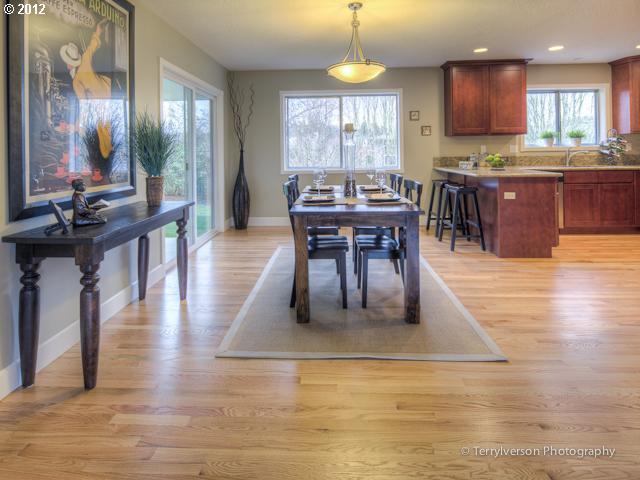 3235 Southwest Ridge Drive Portland, OR 97219 - Photo 12 of 16 Gallery Image 12