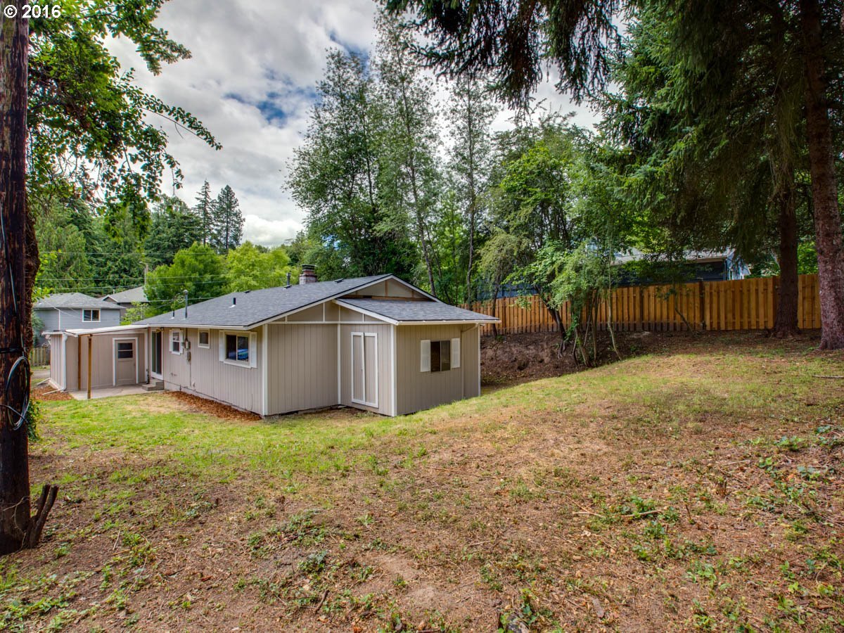 3621 Southwest Spring Garden Street Portland, OR 97219 - Photo 13 of 23 Gallery Image 13
