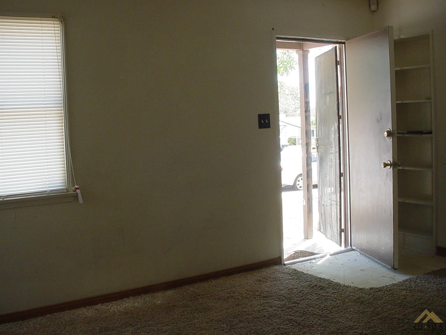 805 Fairfax Road Bakersfield, CA 93306 - Photo 4 of 13 Gallery Image 4