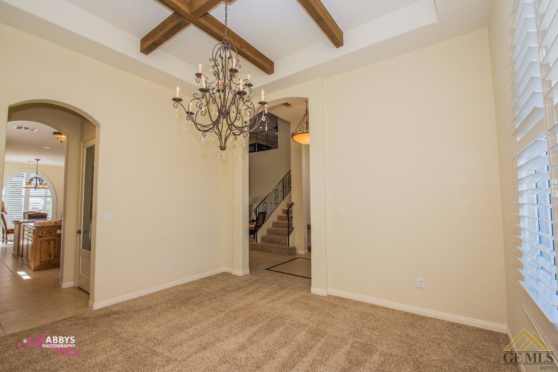 13407 Raphael Avenue Bakersfield, CA 93306 - Photo 13 of 40