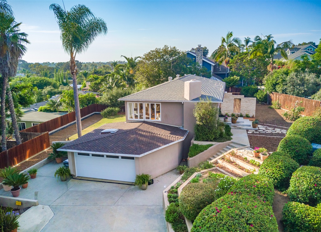 350 East Glaucus Street Encinitas, CA 92024 - Photo 2 of 23