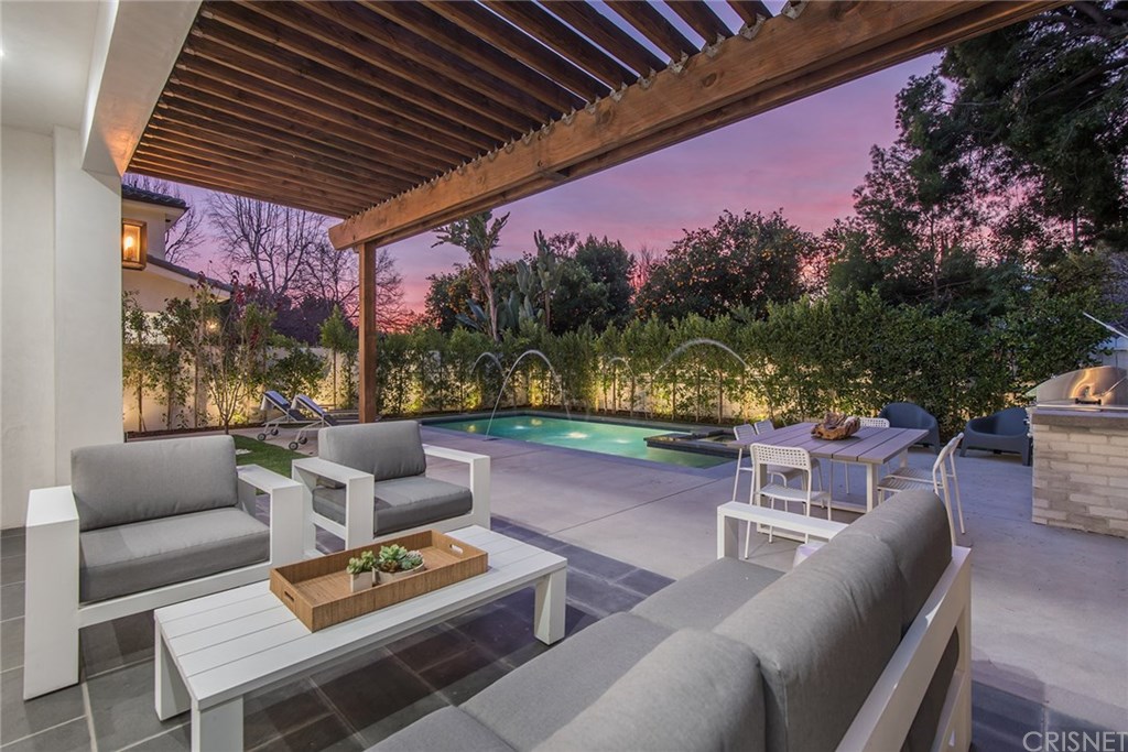 4537 Ben Avenue Studio City, CA 91607 - Photo 4 of 50