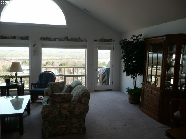 5419 Southwest View Point Terrace Portland, OR 97239 - Photo 5 of 13