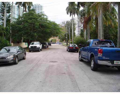48 Southwest 22nd Road Miami, FL 33129 - Photo 5 of 9