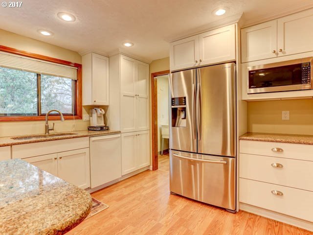 4601 Southeast Welch Road Gresham, OR 97080 - Photo 5 of 32 Gallery Image 5