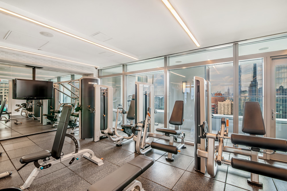 W Residences 123 Washington St, Manhattan, NY 10006 - Photo 6 of 12