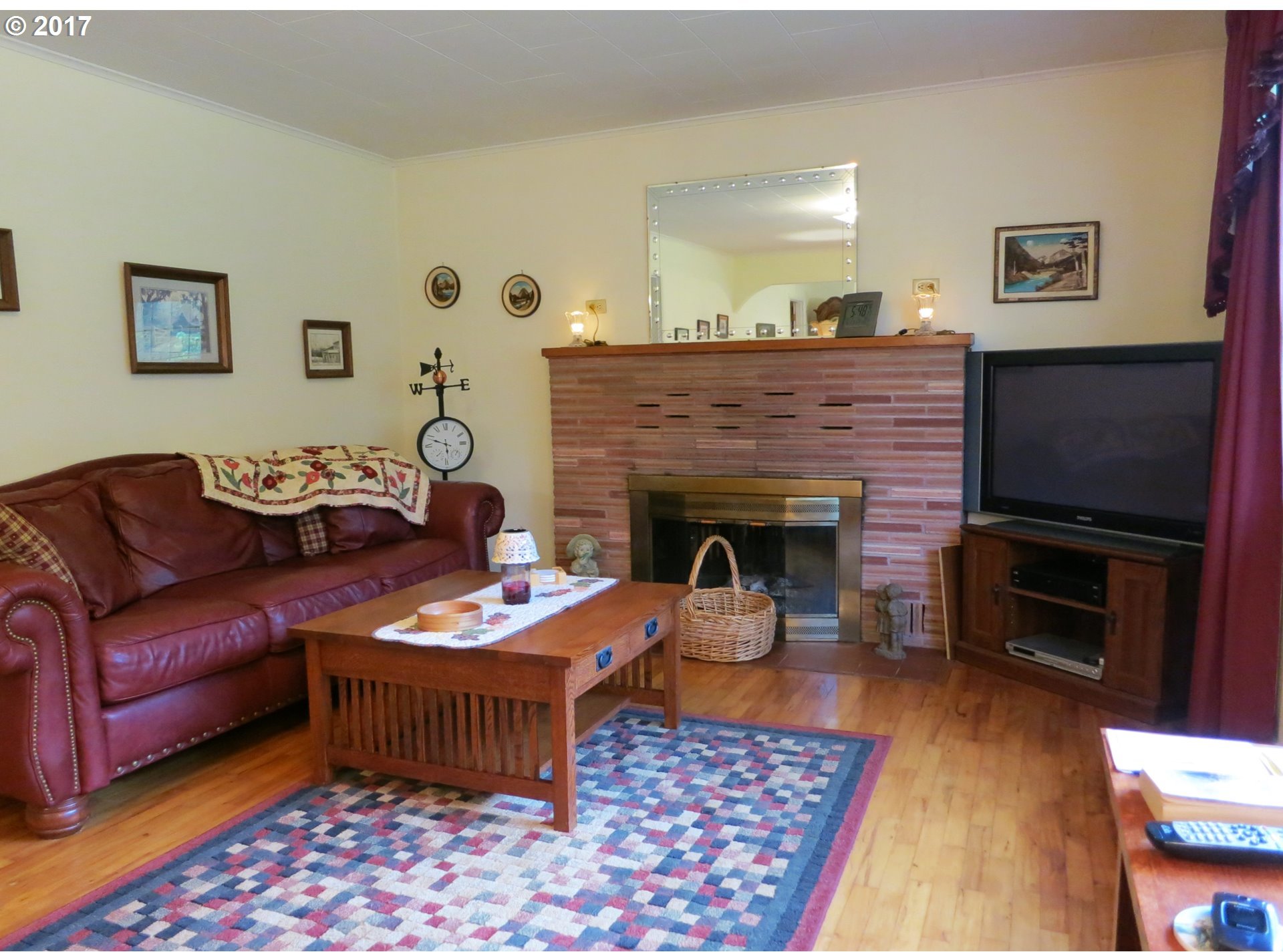 893 Skelly Road Yoncalla, OR 97499 - Photo 4 of 28 Gallery Image 4