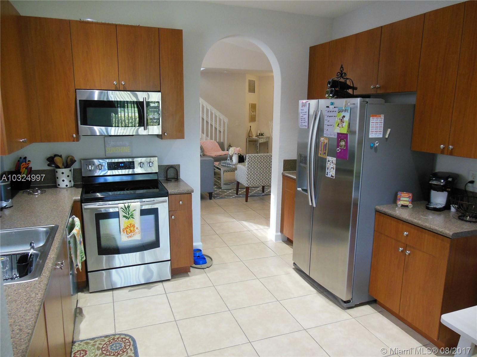 1016 Northeast 40th Road Homestead, FL 33033 - Photo 10 of 23 Gallery Image 10