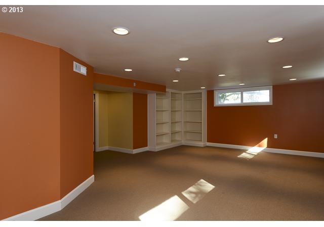 1685 South Radcliffe Road Portland, OR 97219 - Photo 8 of 16 Gallery Image 8