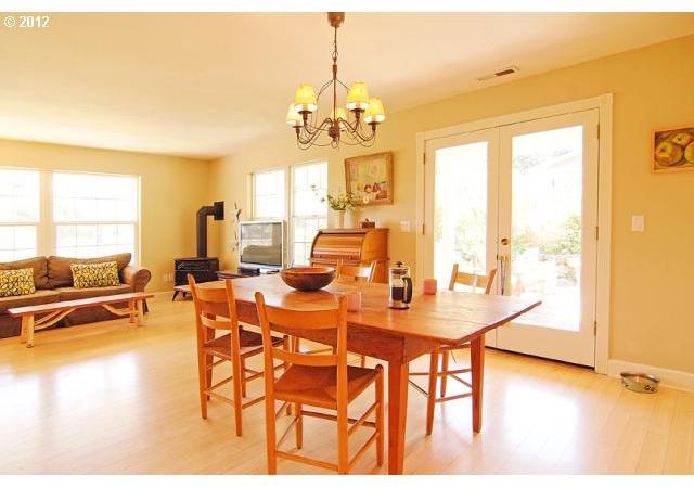 684 Parsons Road Hood River, OR 97031 - Photo 6 of 16 Gallery Image 6