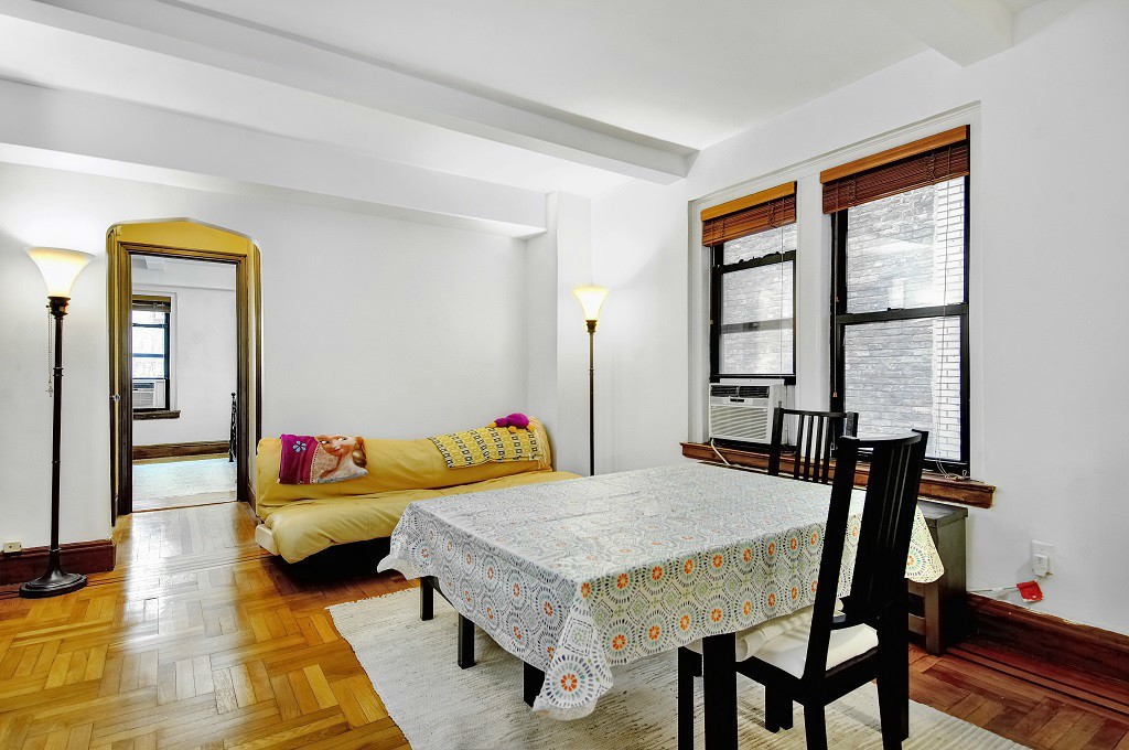 49 West 72nd Street, Unit 3B Manhattan, NY 10023 - Photo 3 of 5