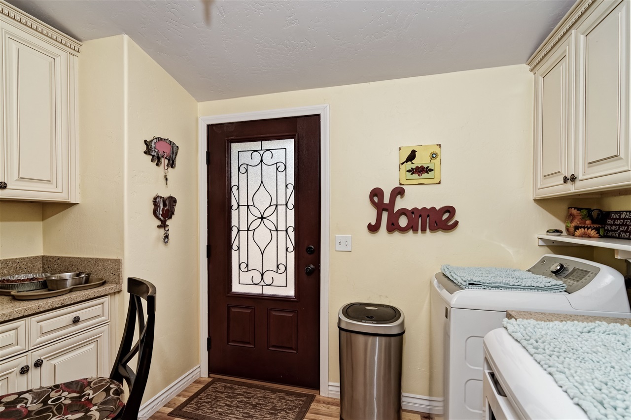 1237 Destree Road, Unit T Escondido, CA 92027 - Photo 10 of 25 Gallery Image 10