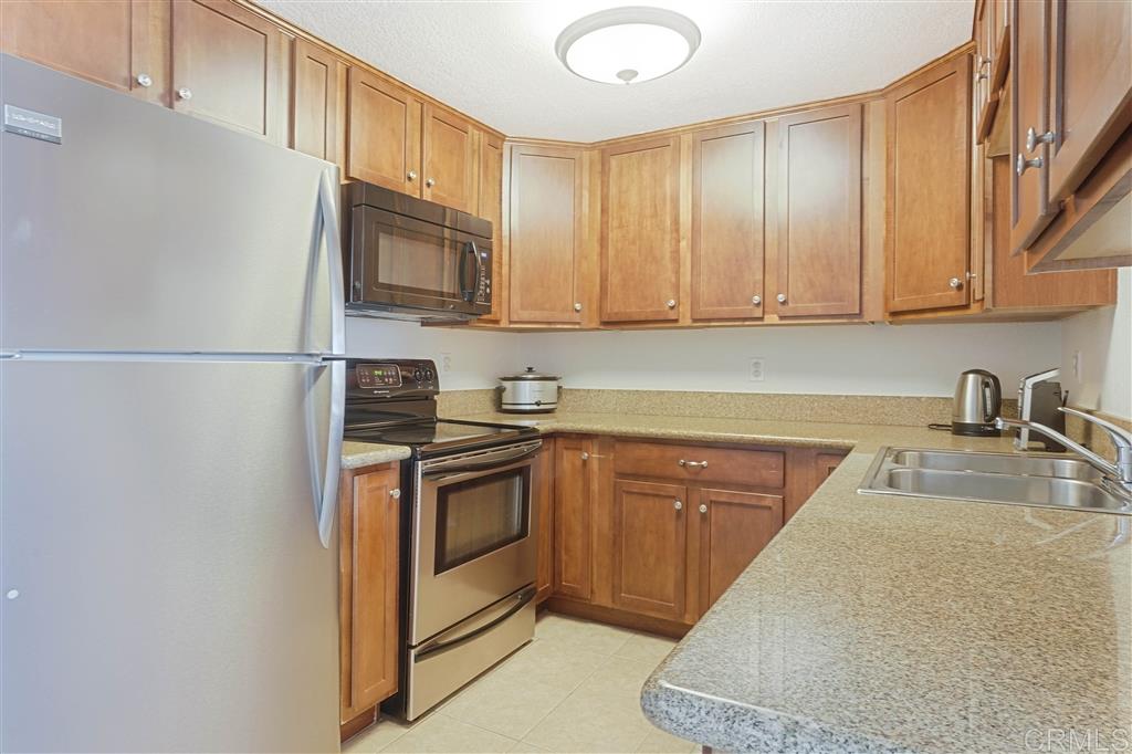 12719 Robison Boulevard, Unit 18 Poway, CA 92064 - Photo 5 of 16