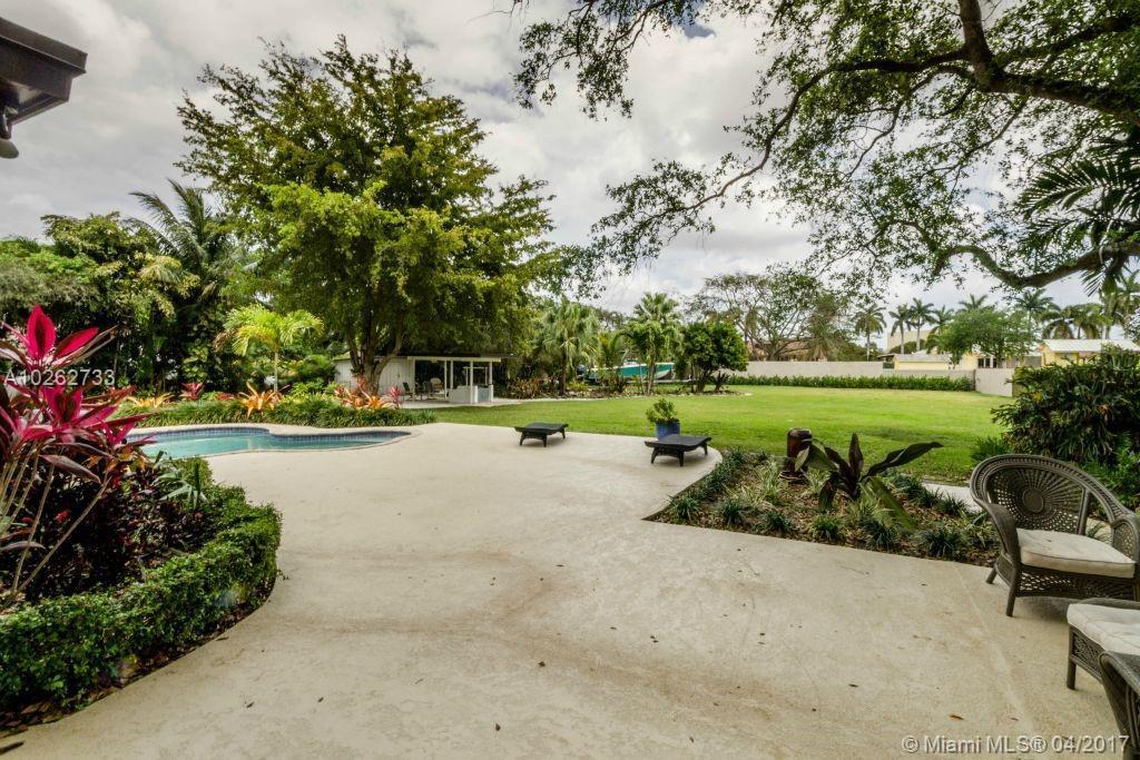 241 Southwest 129th Avenue Miami, FL 33184 - Photo 8 of 18