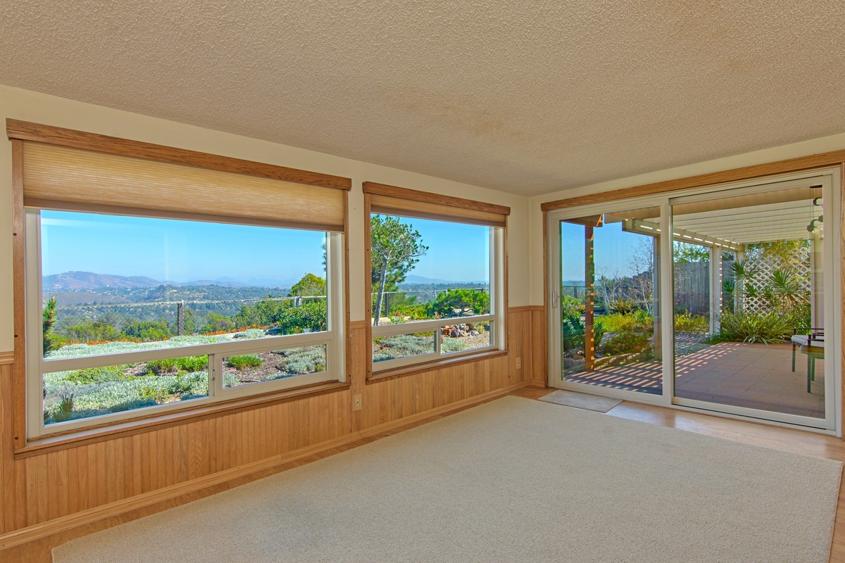355 Trailview Road Encinitas, CA 92024 - Photo 8 of 25 Adjacent to the kitchen with slider opening out to patio and back yard. Unobstructed Eastern view toward Rancho Bernardo in the distance.
