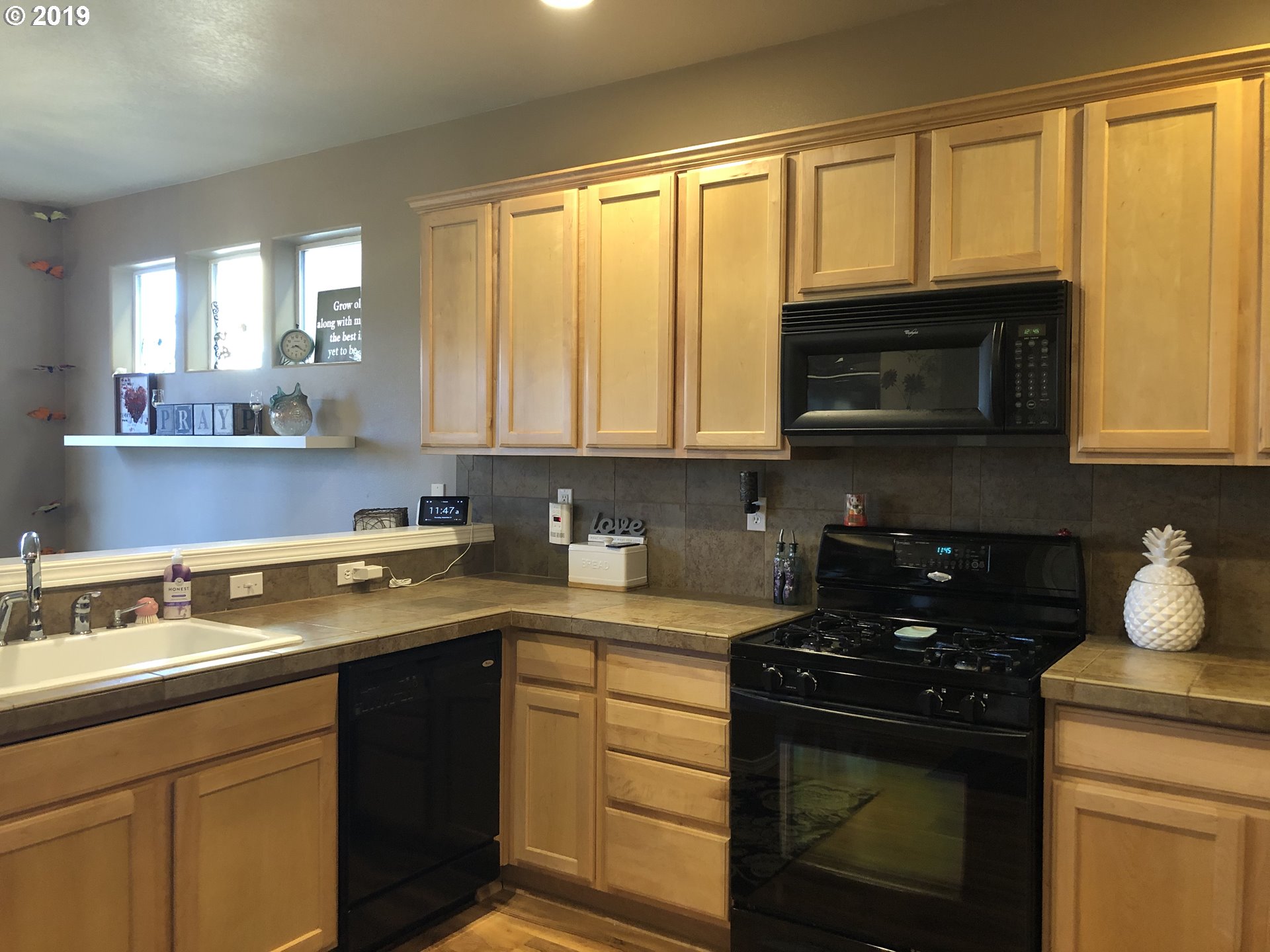 1655 Southwest Wright Place Troutdale, OR 97060 - Photo 3 of 24