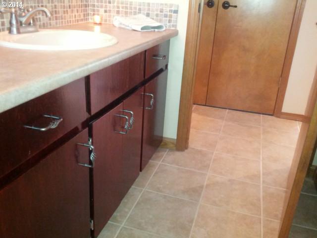 20464 Southwest Rosa Drive, Unit F3 Beaverton, OR 97078 - Photo 7 of 16 Gallery Image 7