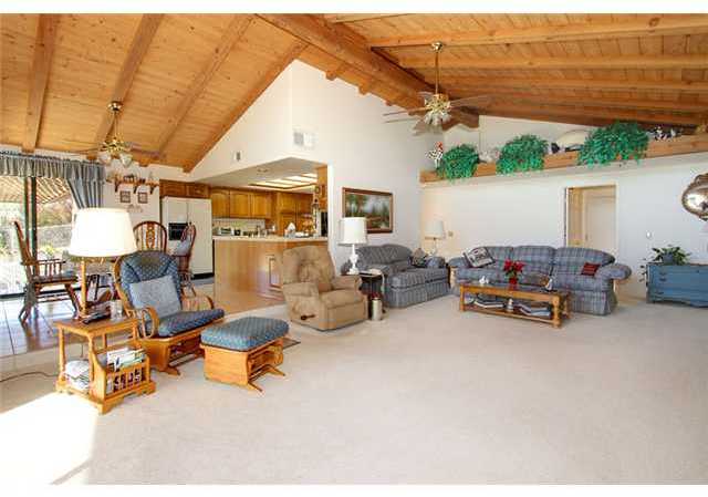 136 Lake Ridge Circle Fallbrook, CA 92028 - Photo 7 of 25