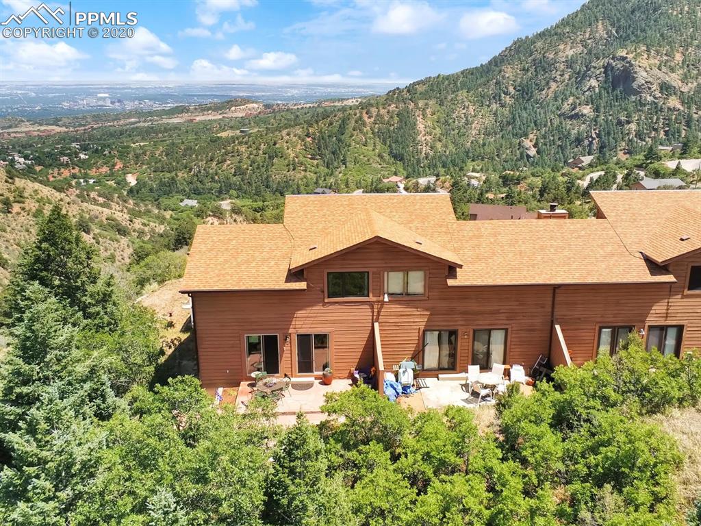 947 Oak Ridge Road Manitou Springs, CO 80829 - Photo 4 of 36 Private patio in the back