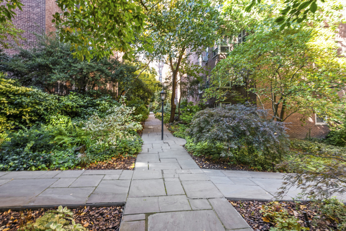 520 East 90th Street, Unit 1D Manhattan, NY 10128 - Photo 8 of 10