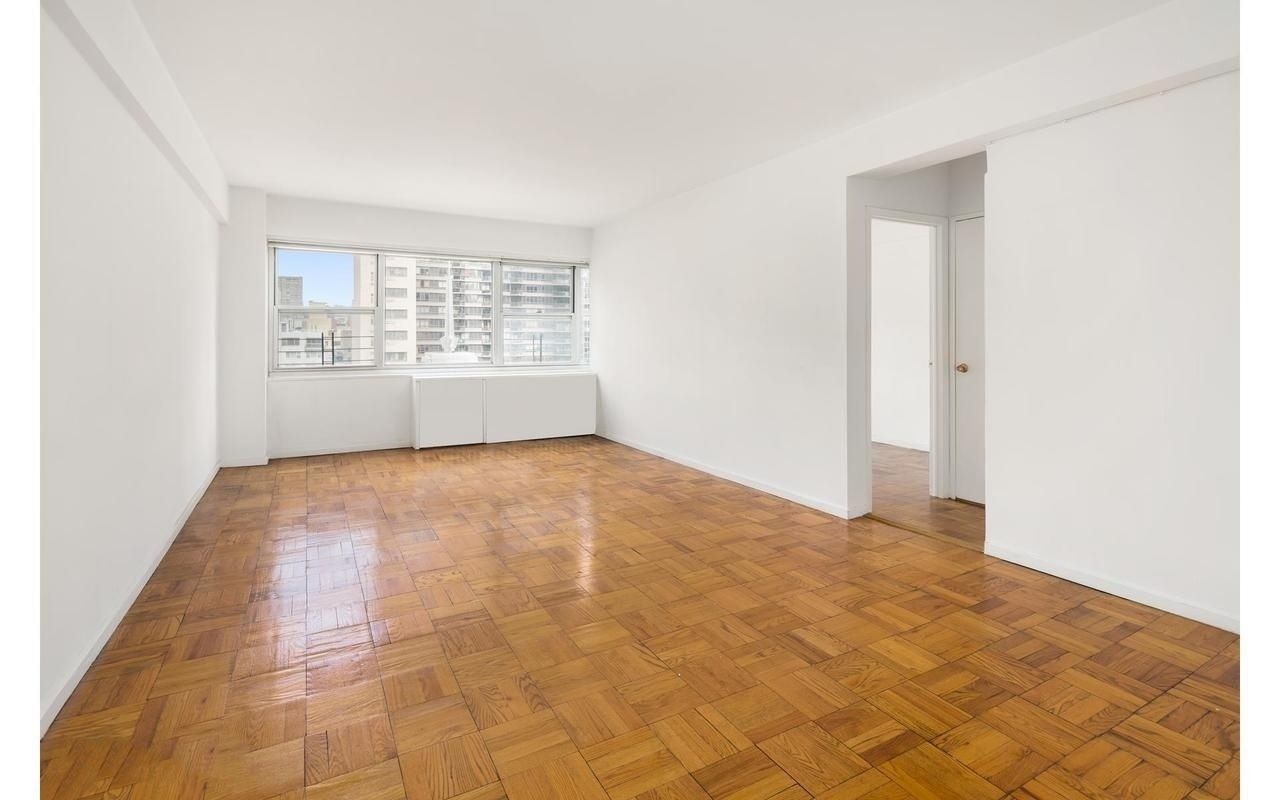 333 East 46th Street, Unit 12A Manhattan, NY 10017 - Photo 1 of 9