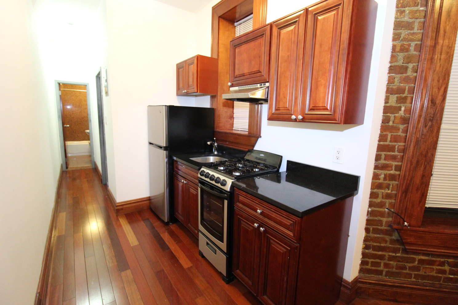 114 East 97th Street, Unit 1W Manhattan, NY 10128 - Photo 4 of 9