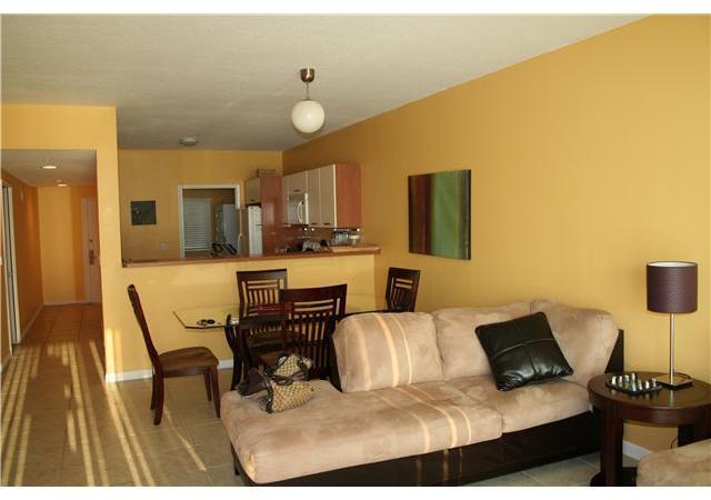 18100 North Bay Road, Unit 1105 Sunny Isles Beach, FL 33160 - Photo 5 of 18