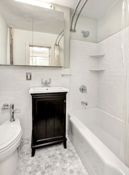 435 East 85th Street, Unit 2C Manhattan, NY 10028 - Photo 4 of 5