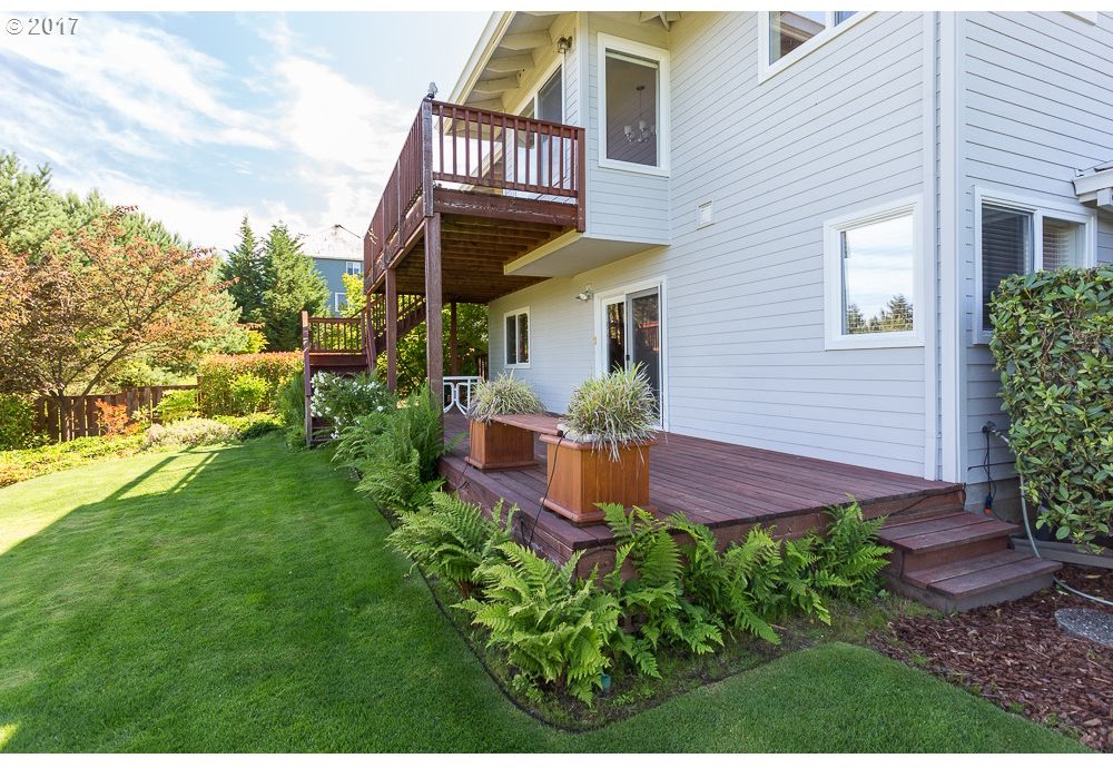 8762 Southwest Firview Place Beaverton, OR 97007 - Photo 17 of 19 Gallery Image 17