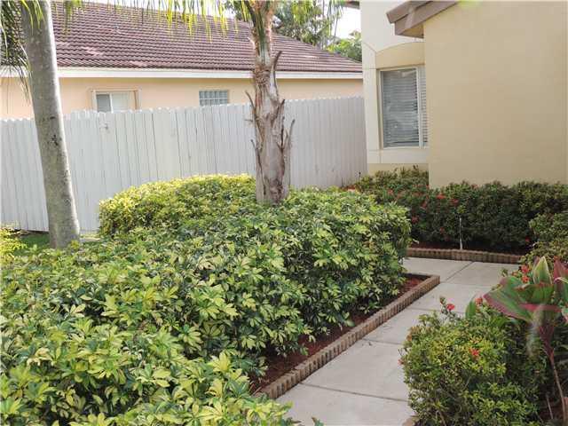 Silver Lakes Pembroke Pines, FL 33029 - Photo 5 of 25