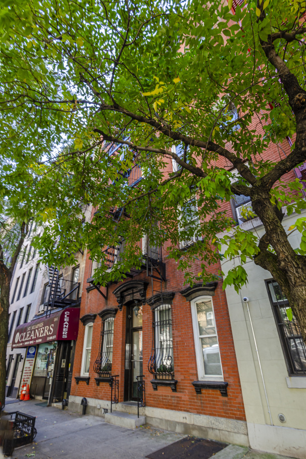 332 E 54th St, Manhattan, NY 10022 - Photo 2 of 2