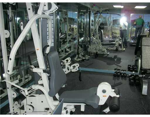 9341 Collins Avenue, Unit 904 Surfside, FL 33154 - Photo 20 of 22