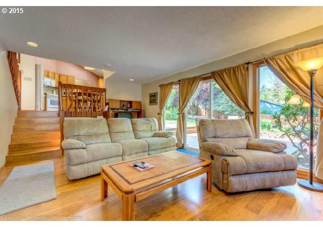3229 Southwest Luradel Street Portland, OR 97219 - Photo 8 of 16 Gallery Image 8