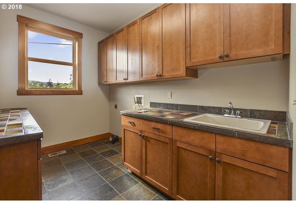 212 Beasley Road Kelso, WA 98626 - Photo 9 of 26 Gallery Image 9