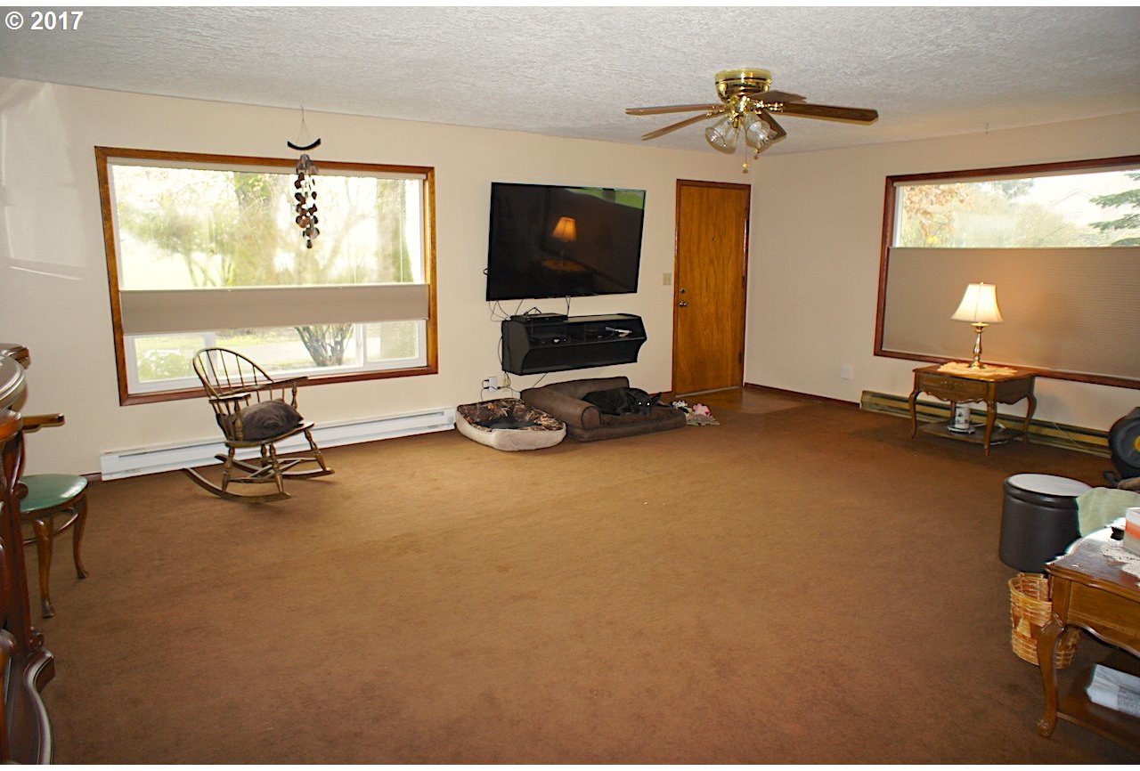 8783 Broadacres Road Northeast Aurora, OR 97002 - Photo 11 of 26 Gallery Image 11