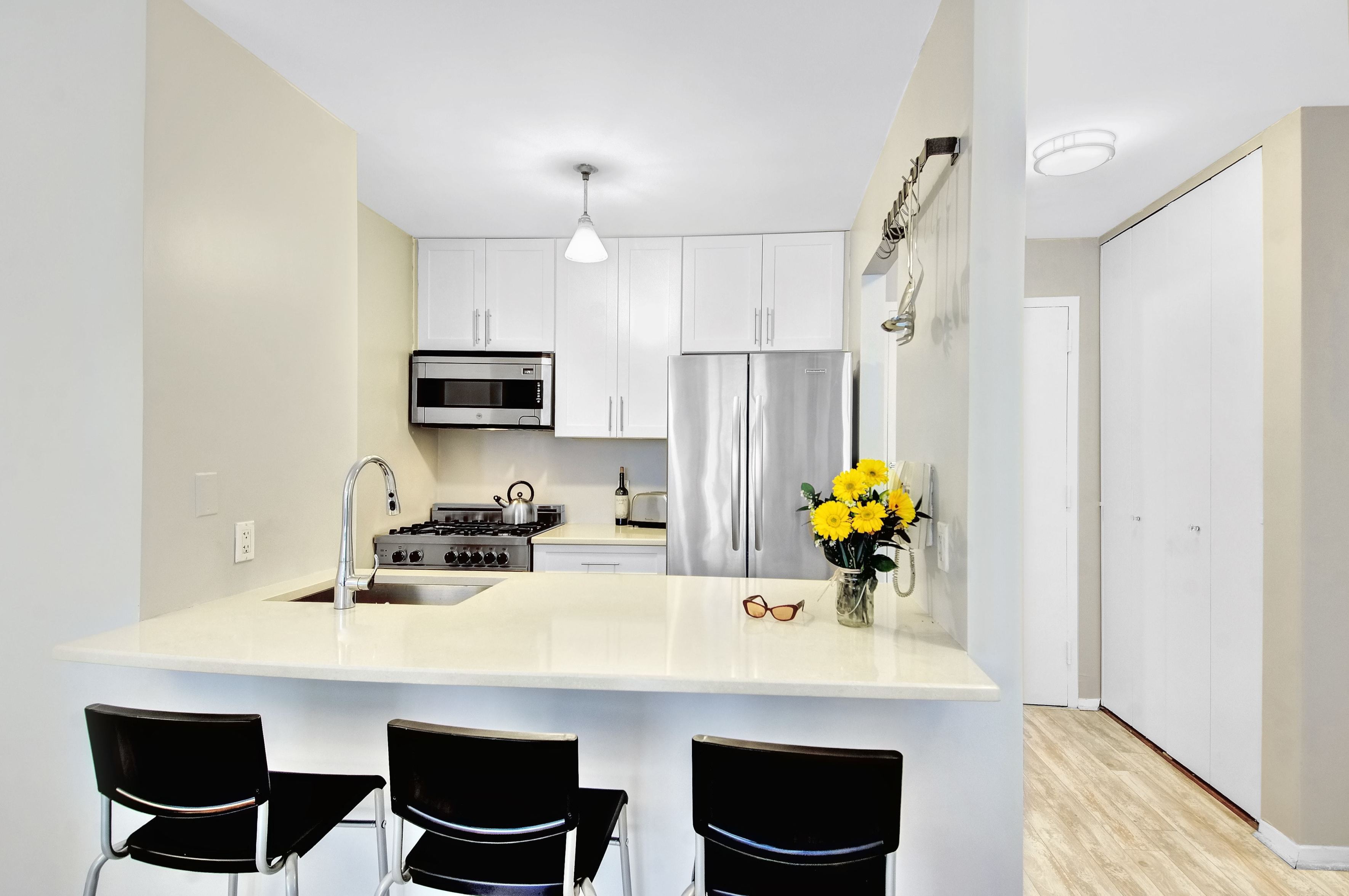 1 Irving Place, Unit V7D Manhattan, NY 10003 - Photo 2 of 4