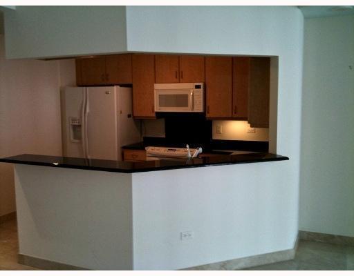 801 Brickell Key Boulevard, Unit 2208 Miami, FL 33131 - Photo 5 of 10