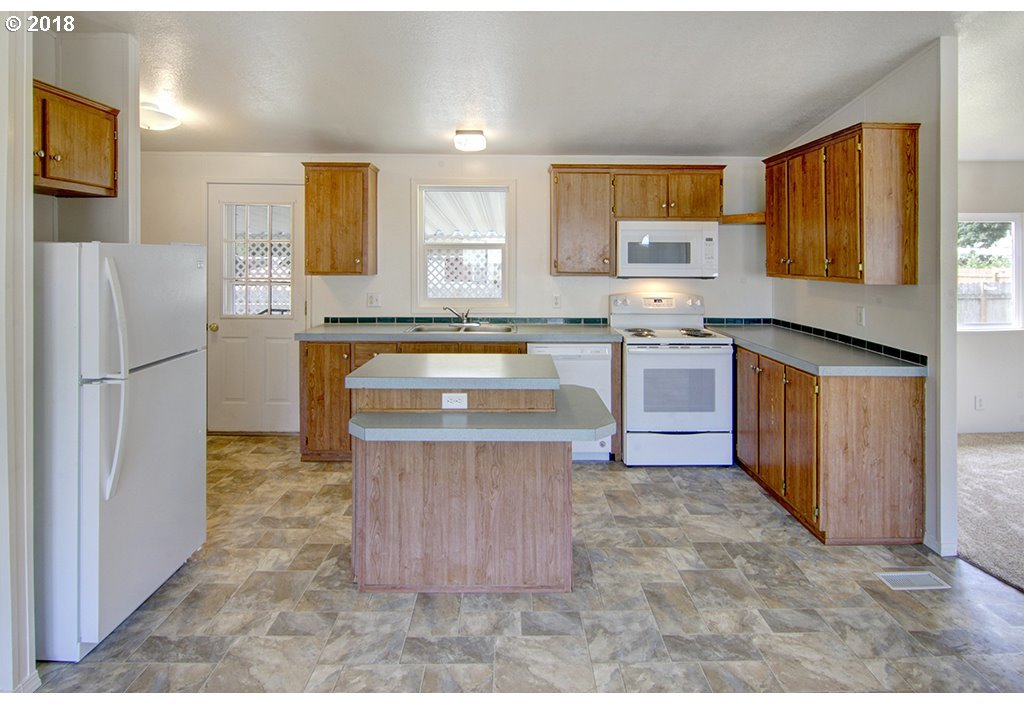 475 Spruce Street Yoncalla, OR 97499 - Photo 5 of 21 Gallery Image 5