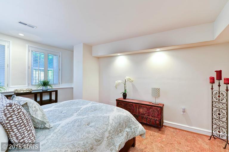 1302 R Street Northwest, Unit 1 Washington, DC 20009 - Photo 19 of 30