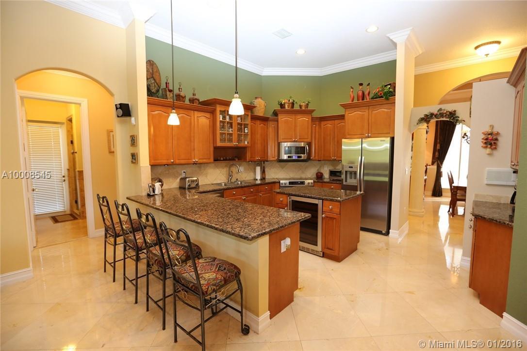 9445 Southwest 68th Street Miami, FL 33173 - Photo 10 of 35