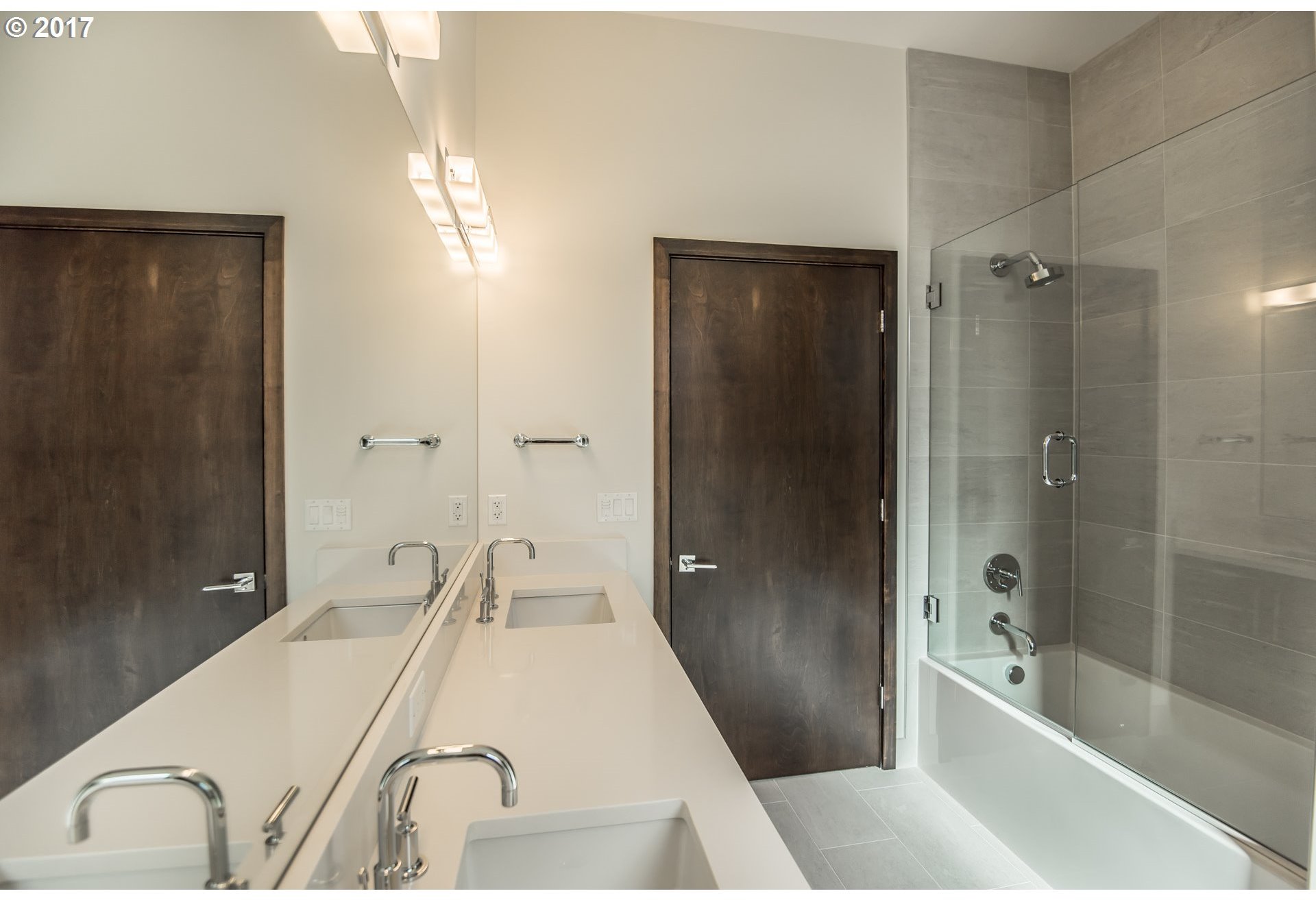 1881 Southwest Highland Road Portland, OR 97221 - Photo 27 of 32 Gallery Image 27