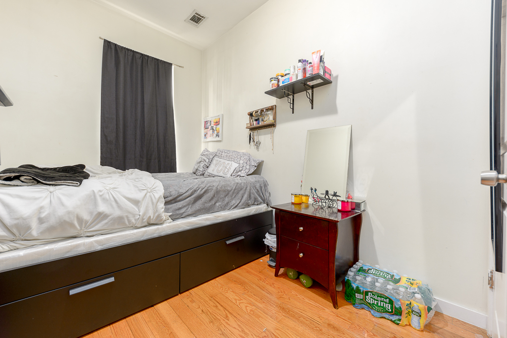 958 Madison Street Brooklyn, NY 11221 - Photo 6 of 9