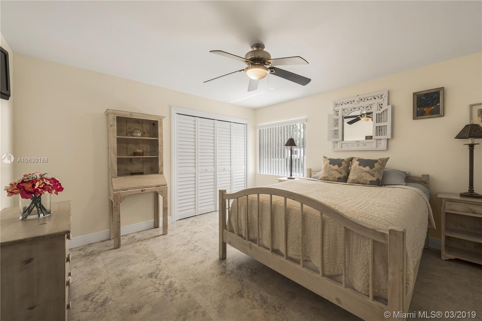 4979 Southwest 186th Avenue Southwest Ranches, FL 33332 - Photo 19 of 42 Gallery Image 19