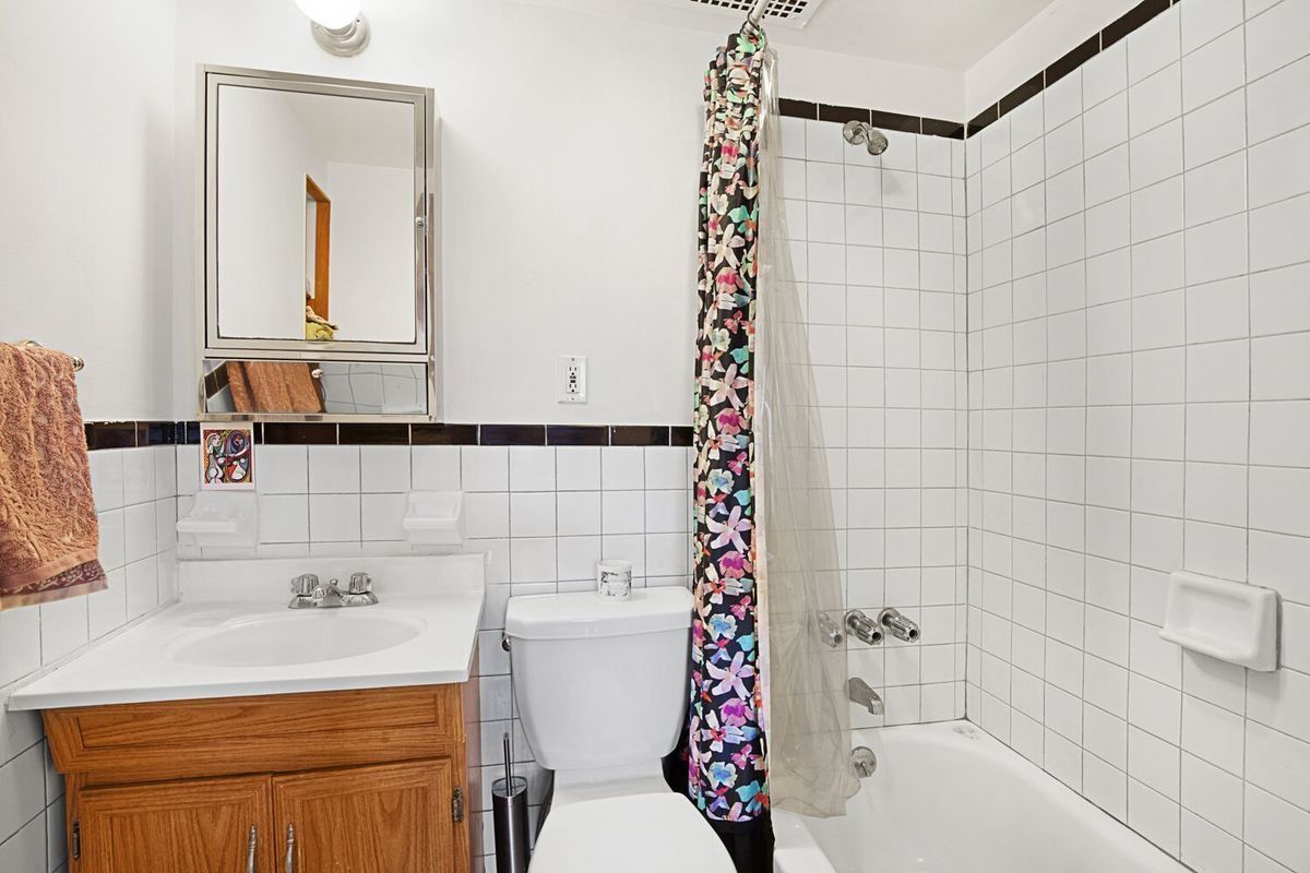 16 Abingdon Square, Unit 3B Manhattan, NY 10014 - Photo 5 of 5