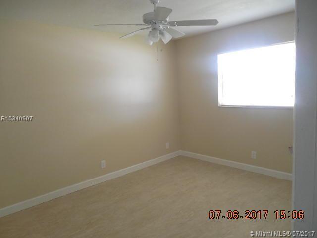 820 West 9th Street Riviera Beach, FL 33404 - Photo 7 of 12 Gallery Image 7