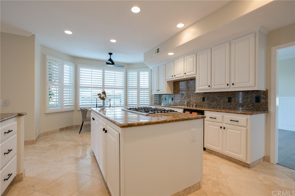 7 Hillsborough Newport Beach, CA 92660 - Photo 9 of 32