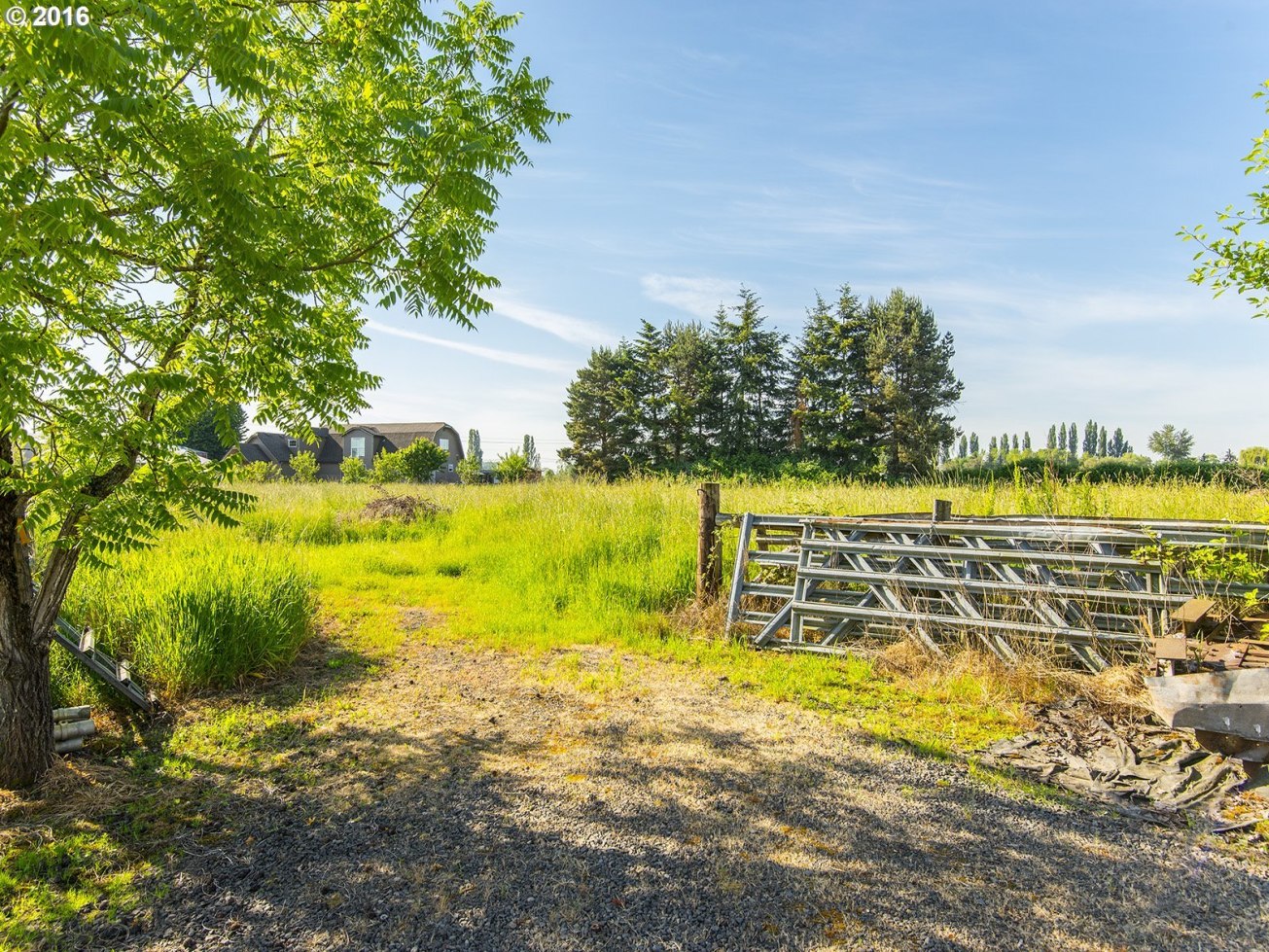 11918 Jones Road Northeast Woodburn, OR 97071 - Photo 9 of 26 Gallery Image 9