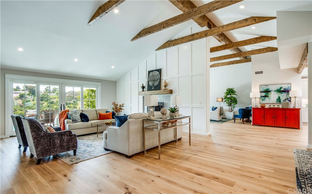 34 Chuckwagon Road Rolling Hills, CA 90274 - Photo 4 of 20