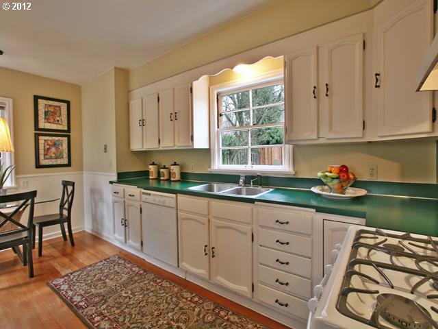 7416 Southeast Reed College Place Portland, OR 97202 - Photo 5 of 14 Gallery Image 5