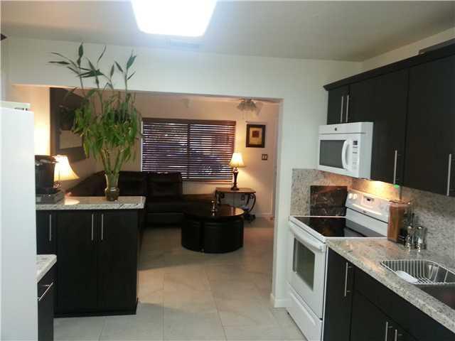5648 Arthur Street Hollywood, FL 33021 - Photo 5 of 25